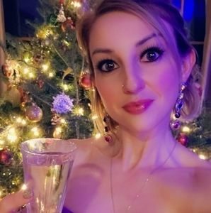 Meet your Posher, Alexandra